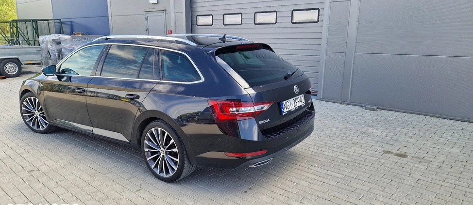 Skoda Superb cena 79950 przebieg: 258500, rok produkcji 2017 z Giżycko małe 79